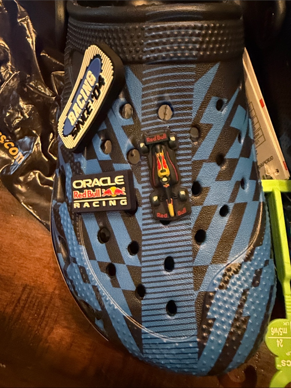 F1 Red Bull Racing Crocs - Picture 3 of 9